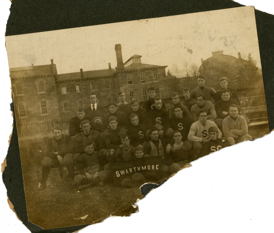 portrait of early 1900s Swarthmore football team